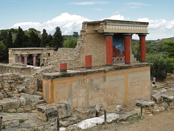 Knossos Palace — places to visit in Crete by rental car